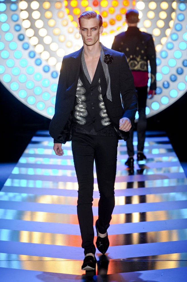 desfile-jgalliano-paris-men-verao2012-134