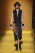 desfile-anndemeulemeester-paris-men-verao2012-102