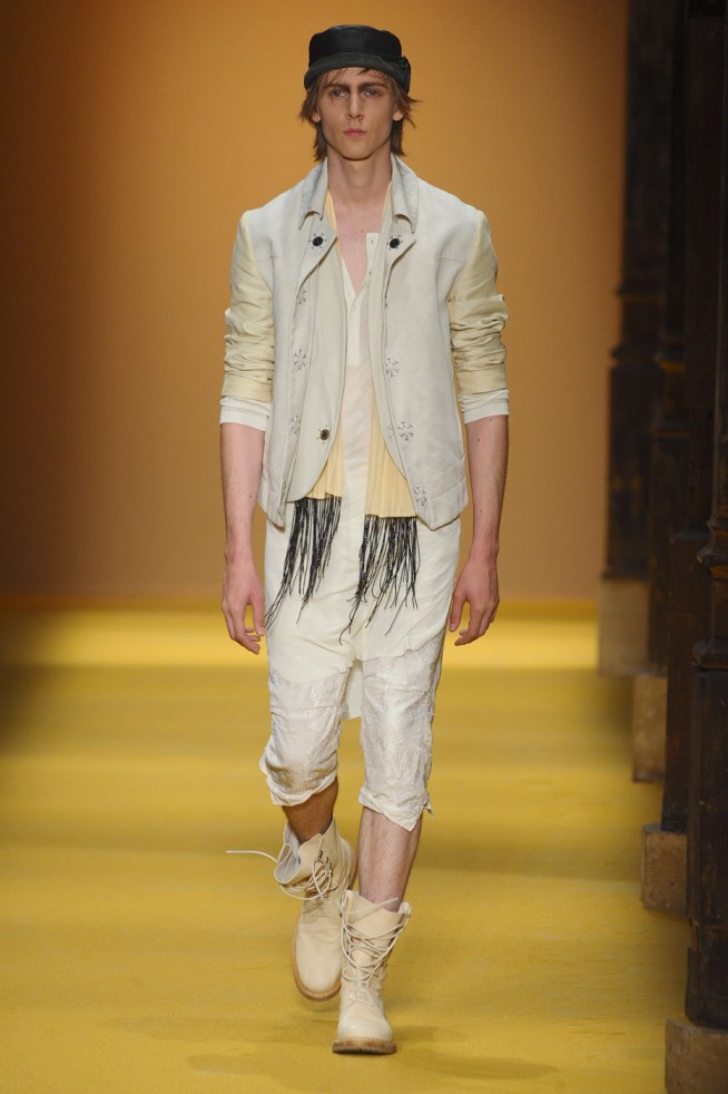 desfile-anndemeulemeester-paris-men-verao2012-105