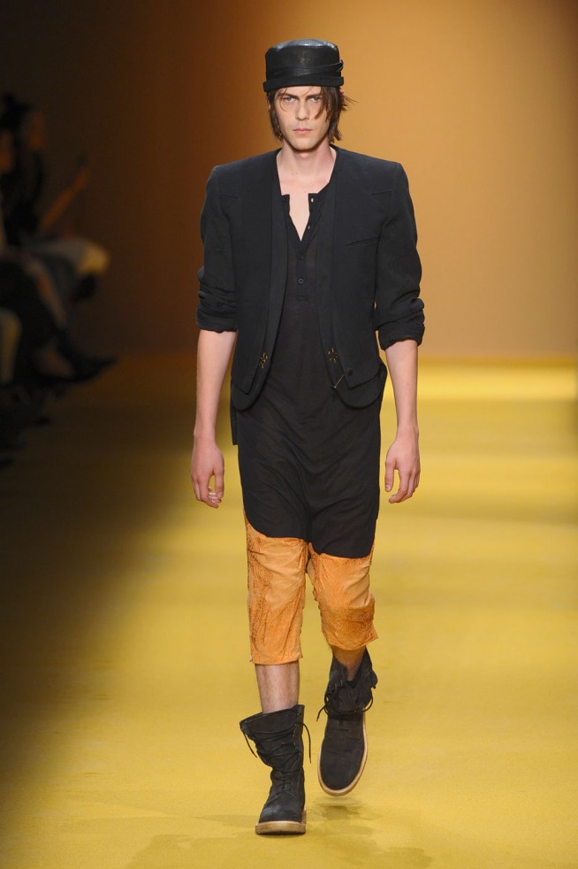 desfile-anndemeulemeester-paris-men-verao2012-109