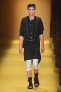 desfile-anndemeulemeester-paris-men-verao2012-117
