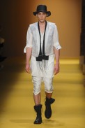 desfile-anndemeulemeester-paris-men-verao2012-119