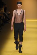 desfile-anndemeulemeester-paris-men-verao2012-128