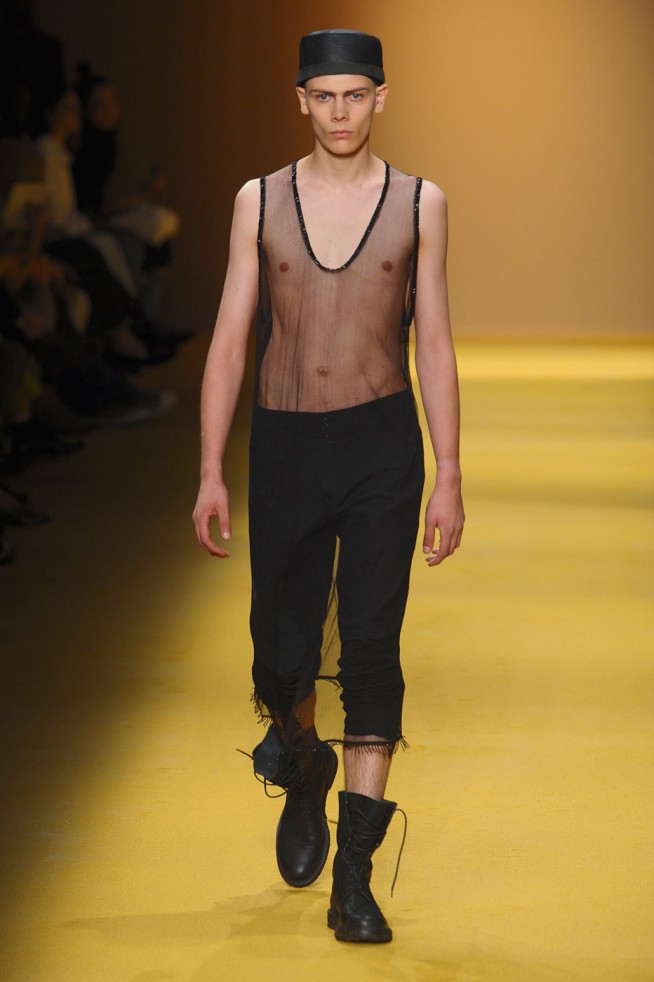 desfile-anndemeulemeester-paris-men-verao2012-128