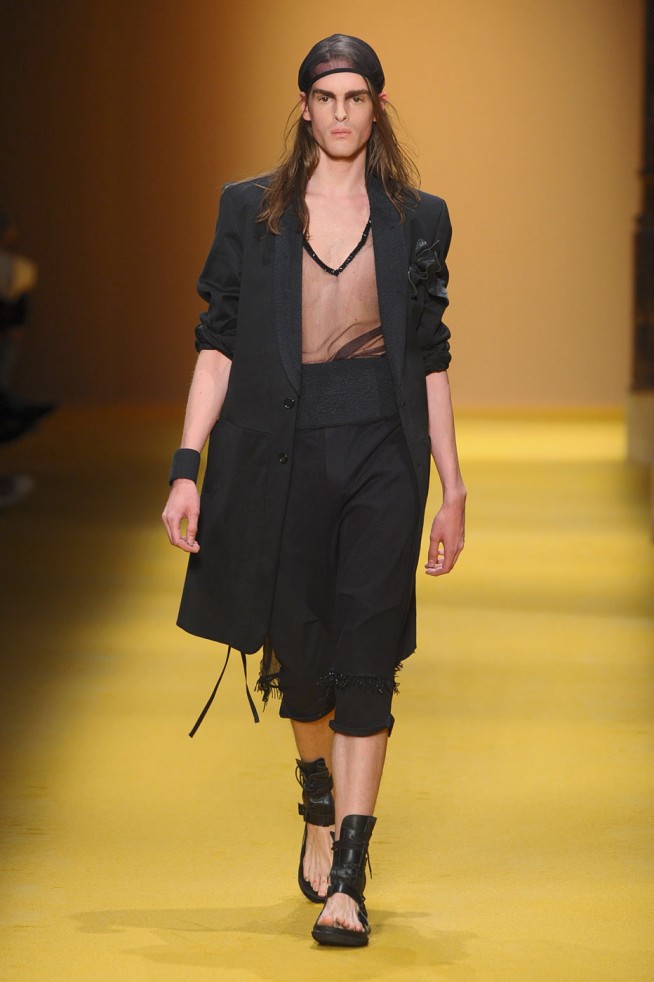 desfile-anndemeulemeester-paris-men-verao2012-129