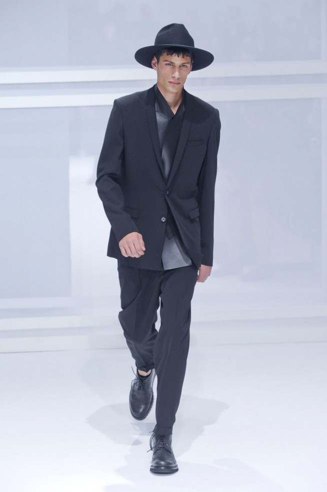 desfile-dior-paris-men-verao2012-137