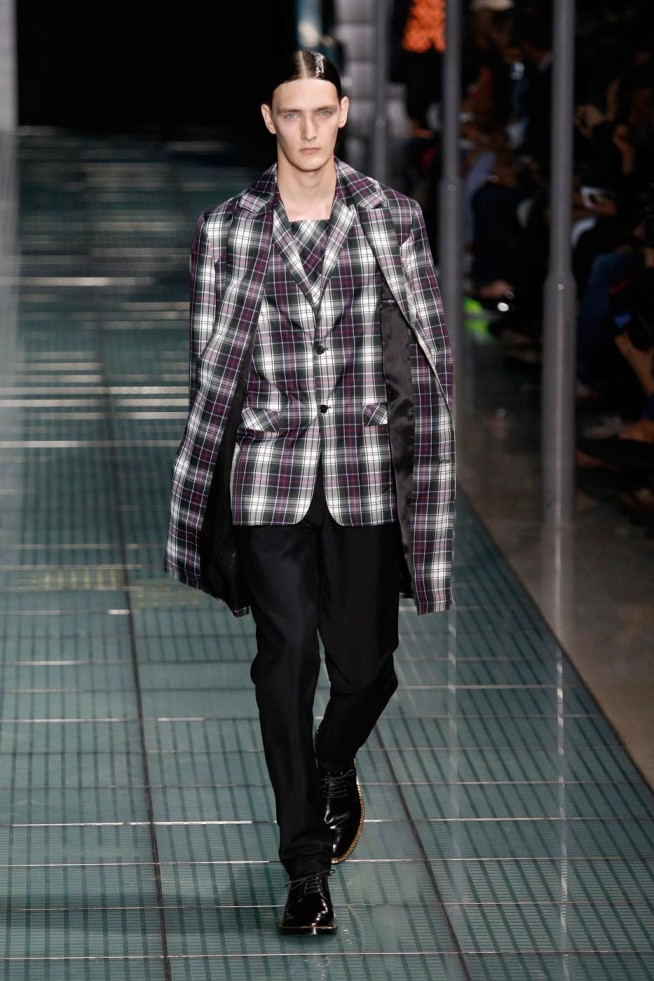 desfile-rafsimons-paris-men-verao2012-100
