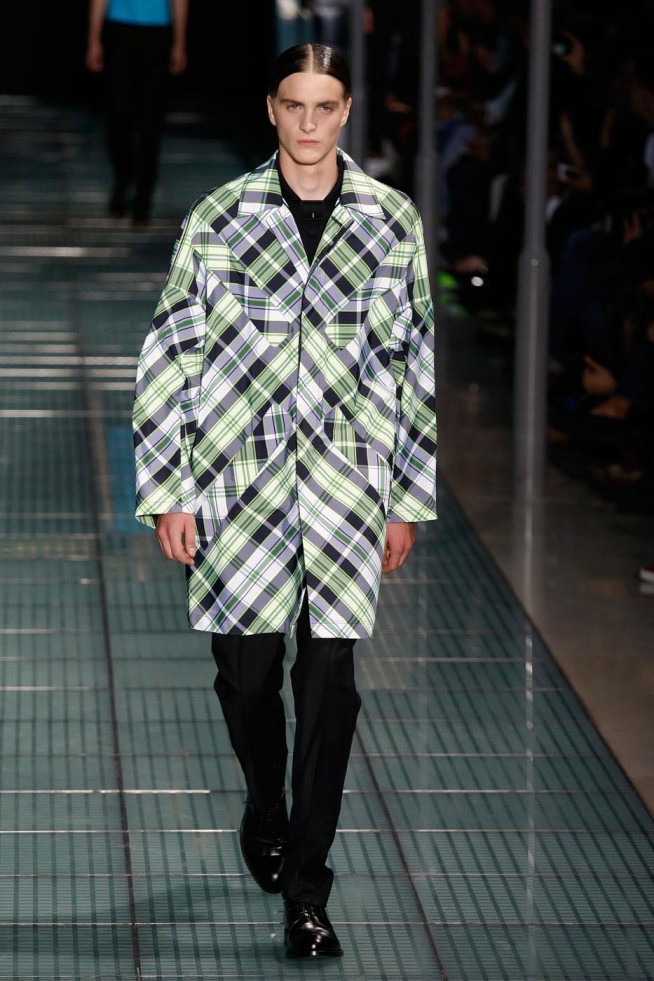 desfile-rafsimons-paris-men-verao2012-102