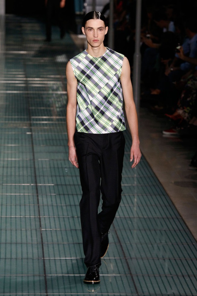 desfile-rafsimons-paris-men-verao2012-116
