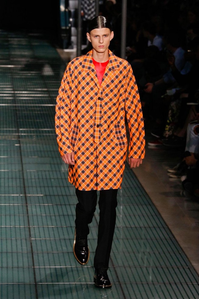 desfile-rafsimons-paris-men-verao2012-136