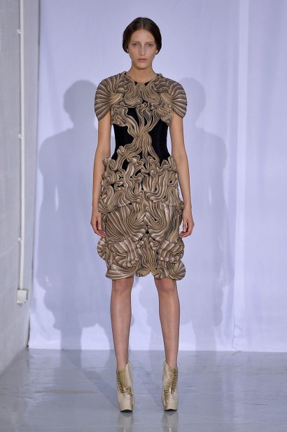 desfile-irisvanherpen-paris-inverno2012hc-106