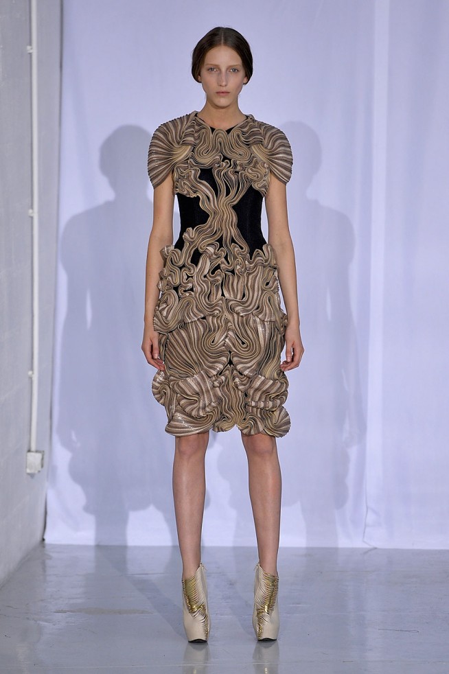 desfile-irisvanherpen-paris-inverno2012hc-106