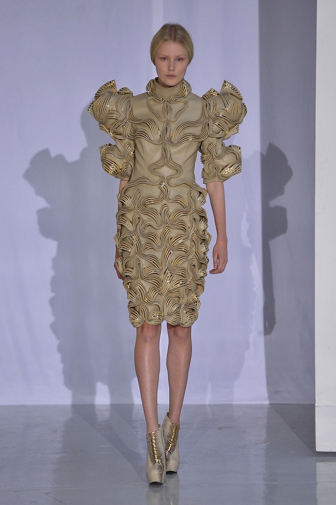 desfile-irisvanherpen-paris-inverno2012hc-107
