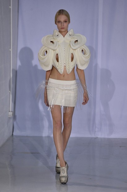 desfile-irisvanherpen-paris-inverno2012hc-110