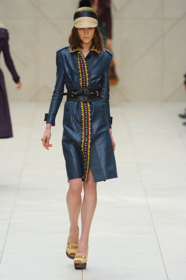 desfile-burberry-londres-verao2012rtw-103