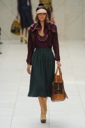 desfile-burberry-londres-verao2012rtw-104