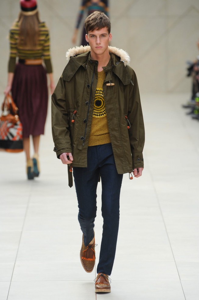 desfile-burberry-londres-verao2012rtw-107