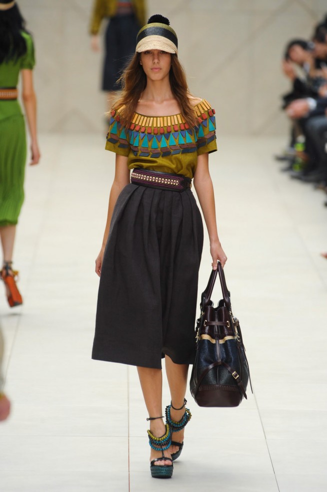desfile-burberry-londres-verao2012rtw-115