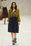 desfile-burberry-londres-verao2012rtw-116