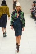 desfile-burberry-londres-verao2012rtw-117