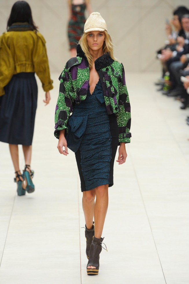 desfile-burberry-londres-verao2012rtw-117