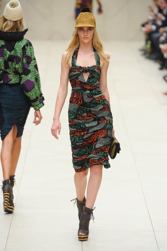 desfile-burberry-londres-verao2012rtw-118
