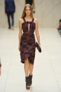 desfile-burberry-londres-verao2012rtw-126