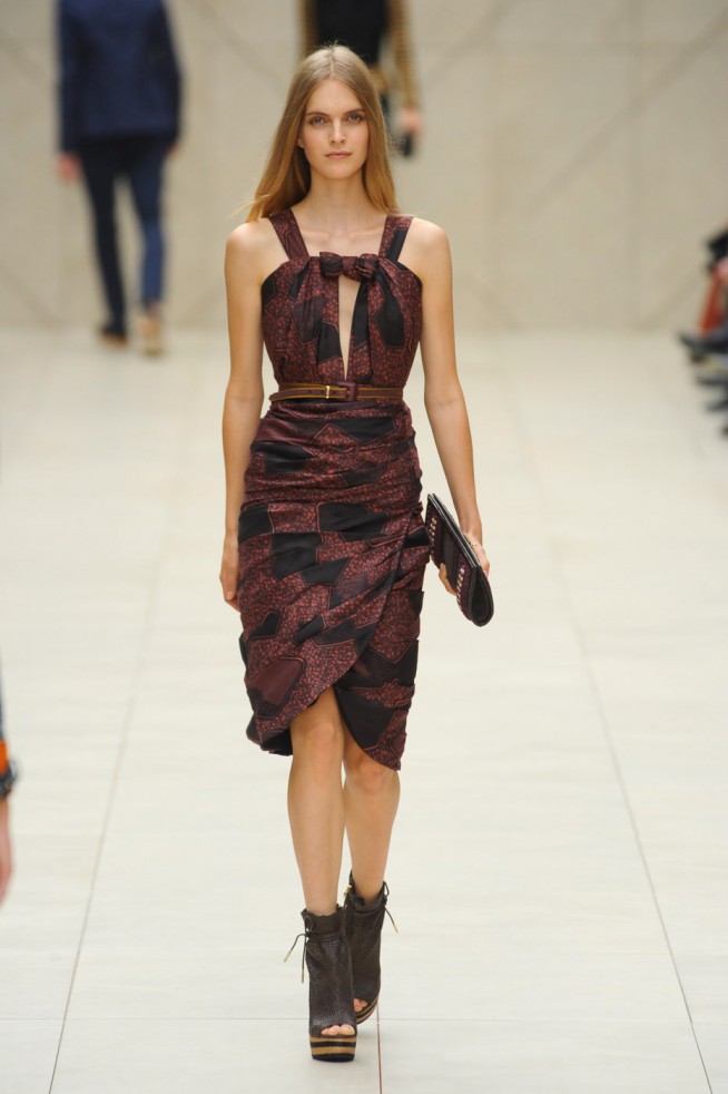 desfile-burberry-londres-verao2012rtw-126