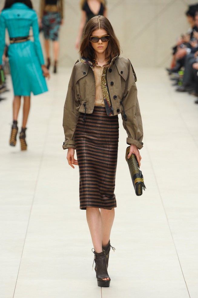 desfile-burberry-londres-verao2012rtw-129