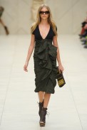 desfile-burberry-londres-verao2012rtw-130