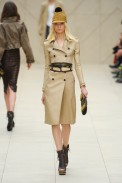 desfile-burberry-londres-verao2012rtw-131