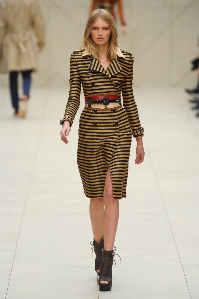 desfile-burberry-londres-verao2012rtw-134