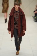 desfile-burberry-londres-verao2012rtw-136