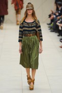 desfile-burberry-londres-verao2012rtw-138