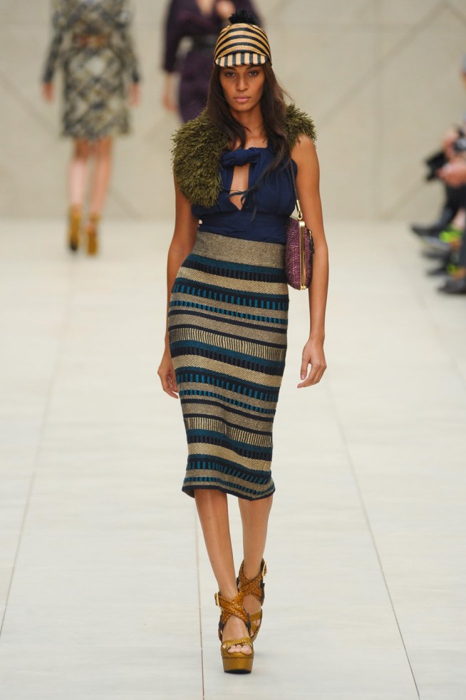 desfile-burberry-londres-verao2012rtw-142