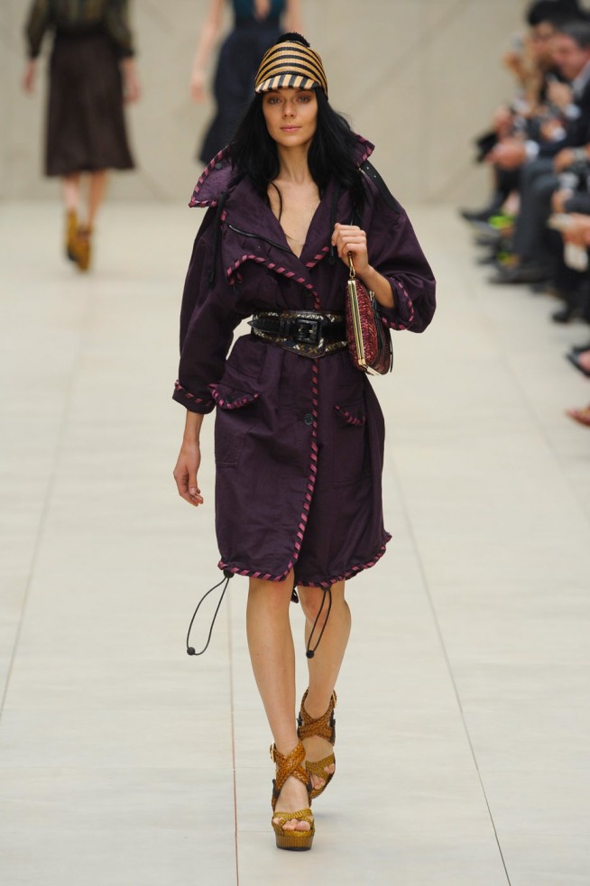 desfile-burberry-londres-verao2012rtw-143