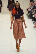 desfile-burberry-londres-verao2012rtw-145
