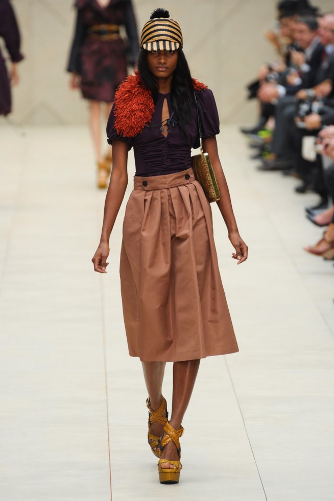 desfile-burberry-londres-verao2012rtw-145