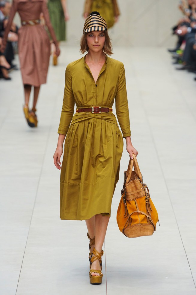 desfile-burberry-londres-verao2012rtw-151