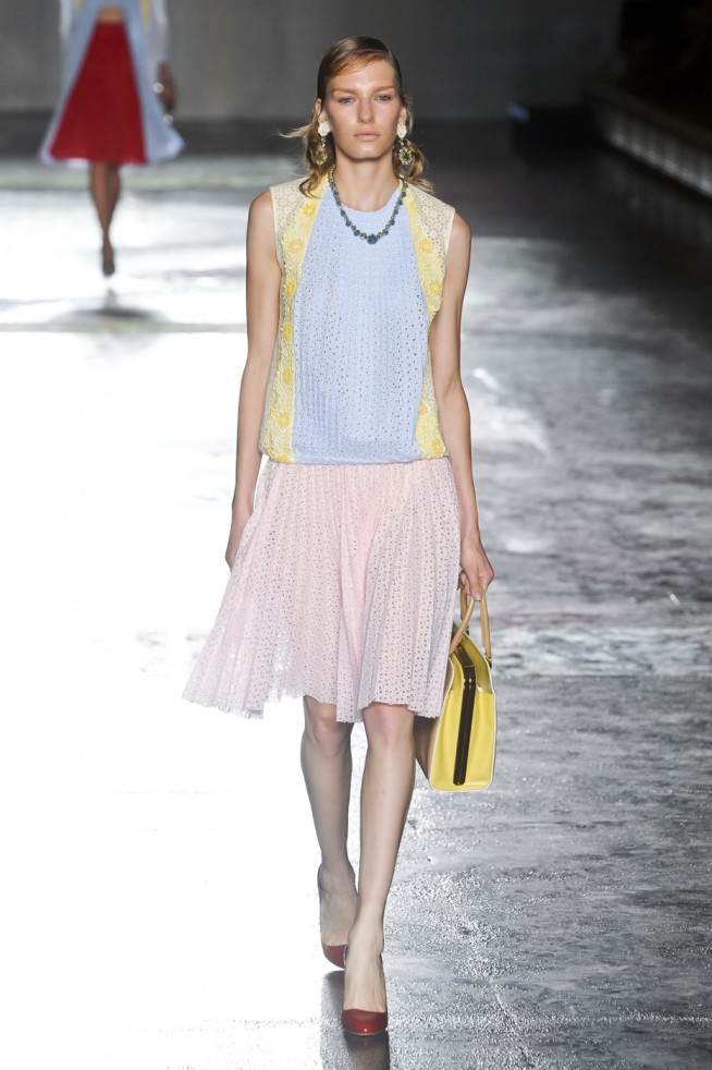 desfile-prada-milao-verao2012rtw-107