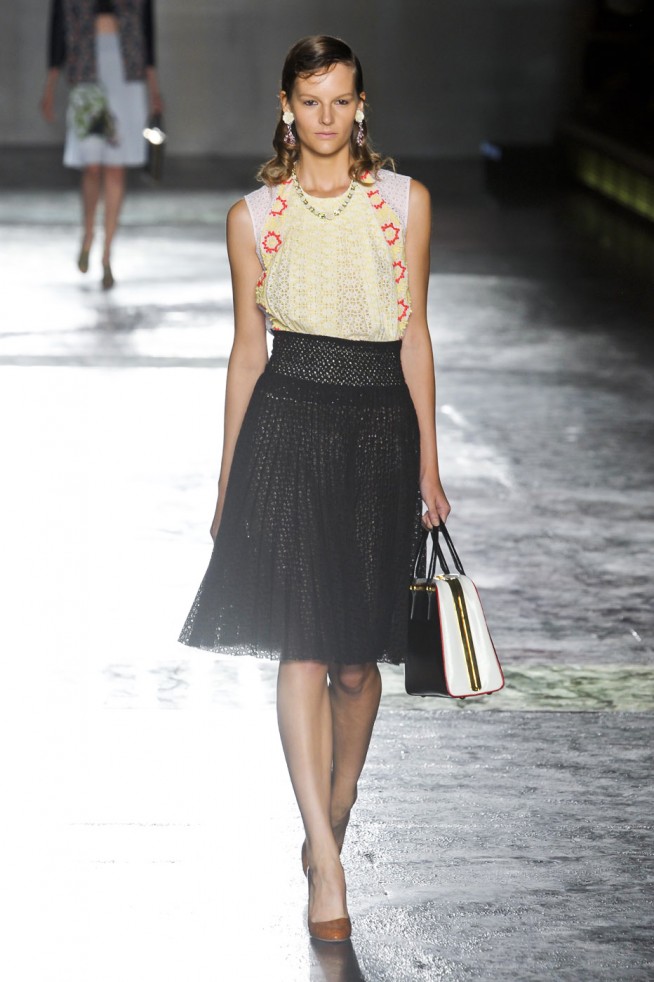 desfile-prada-milao-verao2012rtw-110