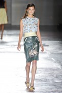 desfile-prada-milao-verao2012rtw-117
