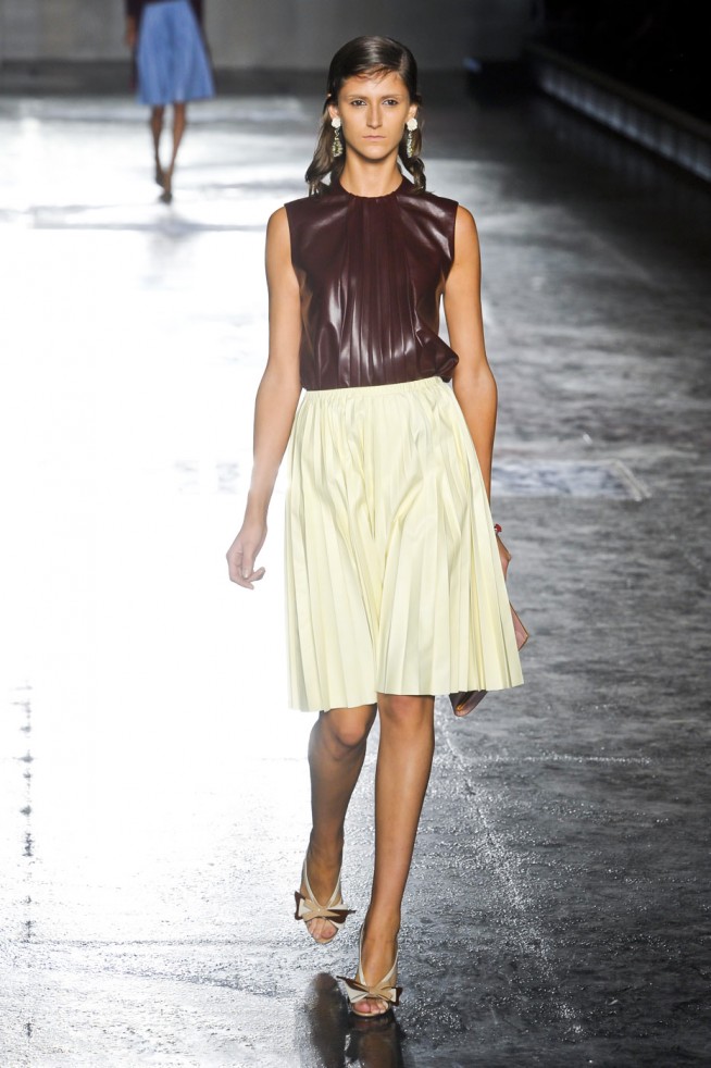 desfile-prada-milao-verao2012rtw-118