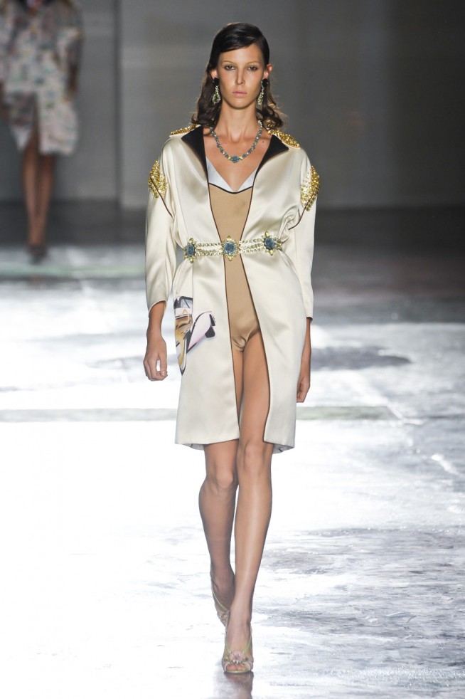 desfile-prada-milao-verao2012rtw-134