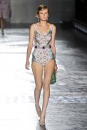 desfile-prada-milao-verao2012rtw-136