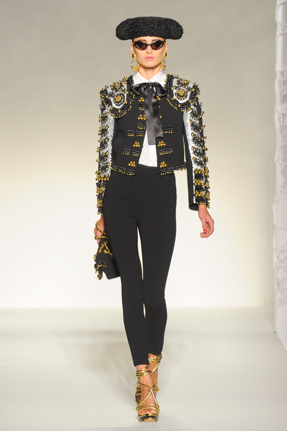 desfile-moschinoi-milao-verao2012rtw-100