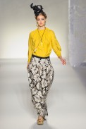 desfile-moschinoi-milao-verao2012rtw-106