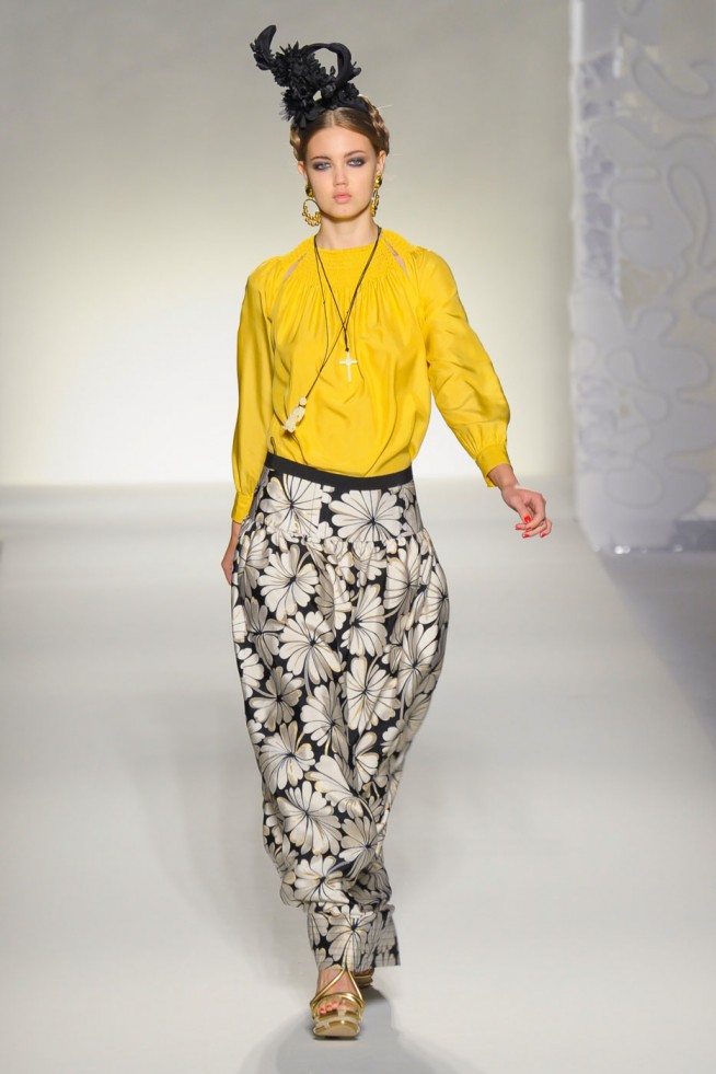 desfile-moschinoi-milao-verao2012rtw-106