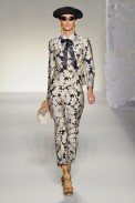 desfile-moschinoi-milao-verao2012rtw-107