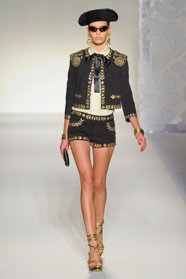desfile-moschinoi-milao-verao2012rtw-109